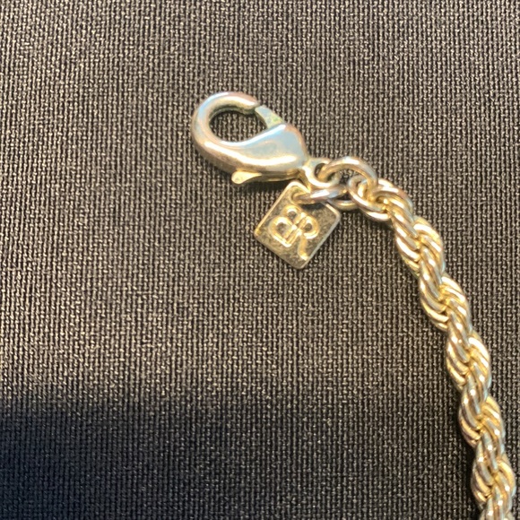 BR Flower Necklace - Picture 3 of 8